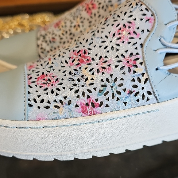 Jambu Floral Cutout Sneakers - Blue and Pink - Picture 7 of 10